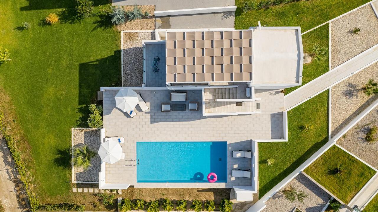 Asteria Pearl Villa 2 With Rooftop Jacuzzi Tigkaki  Bagian luar foto