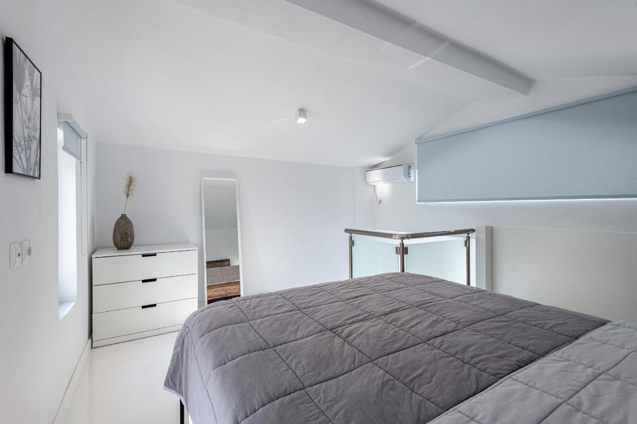Asteria Pearl Villa 2 With Rooftop Jacuzzi Tigkaki  Bagian luar foto