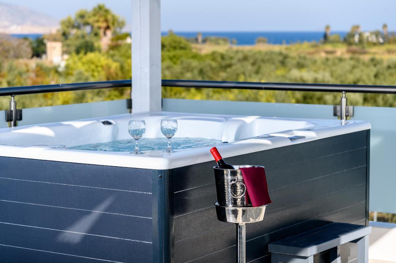 Asteria Pearl Villa 2 With Rooftop Jacuzzi Tigkaki  Bagian luar foto