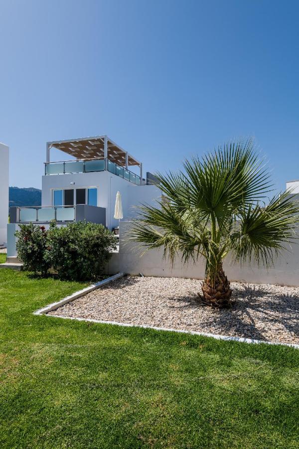 Asteria Pearl Villa 2 With Rooftop Jacuzzi Tigkaki  Bagian luar foto