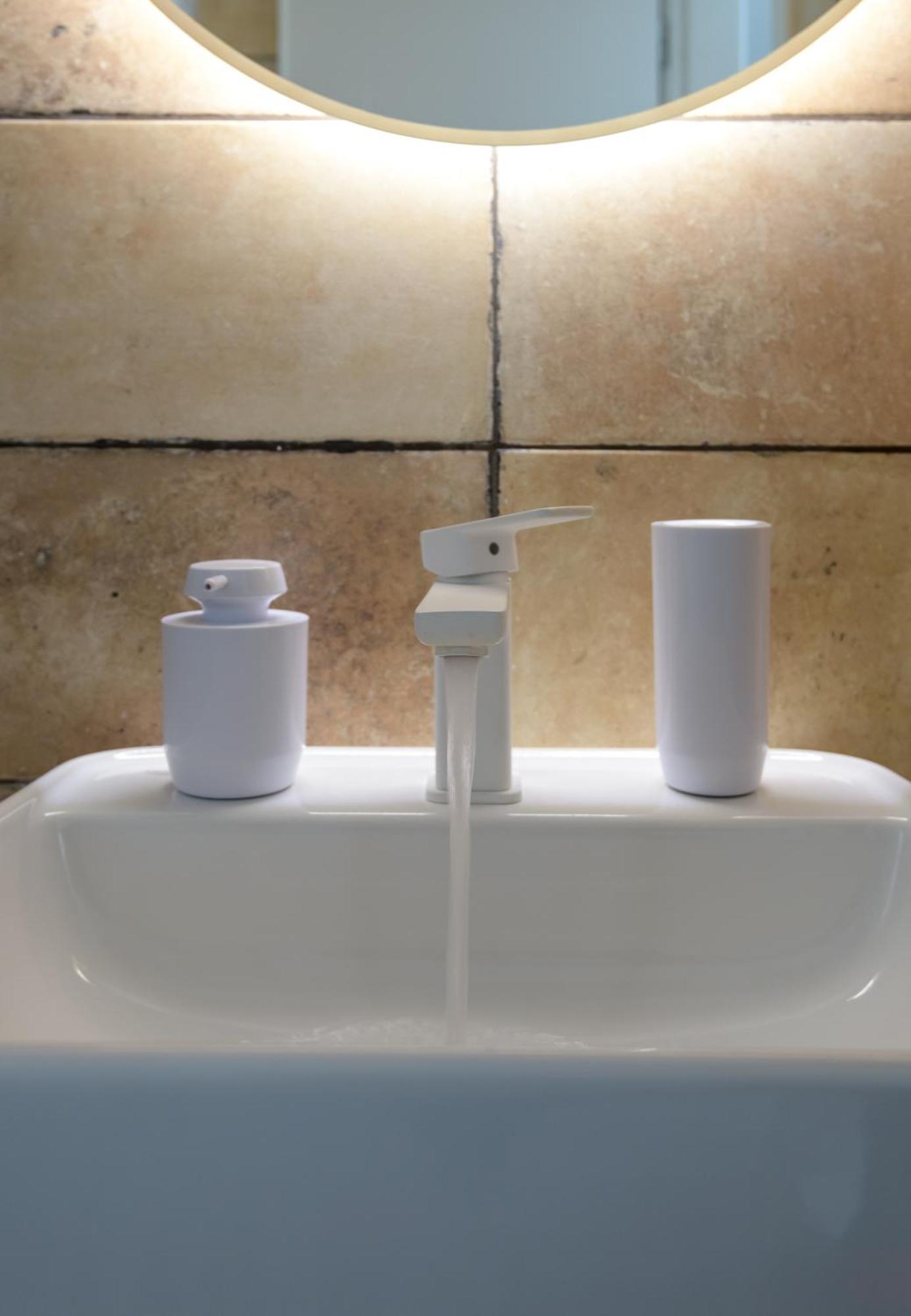 Asteria Pearl Villa 2 With Rooftop Jacuzzi Tigkaki  Bagian luar foto