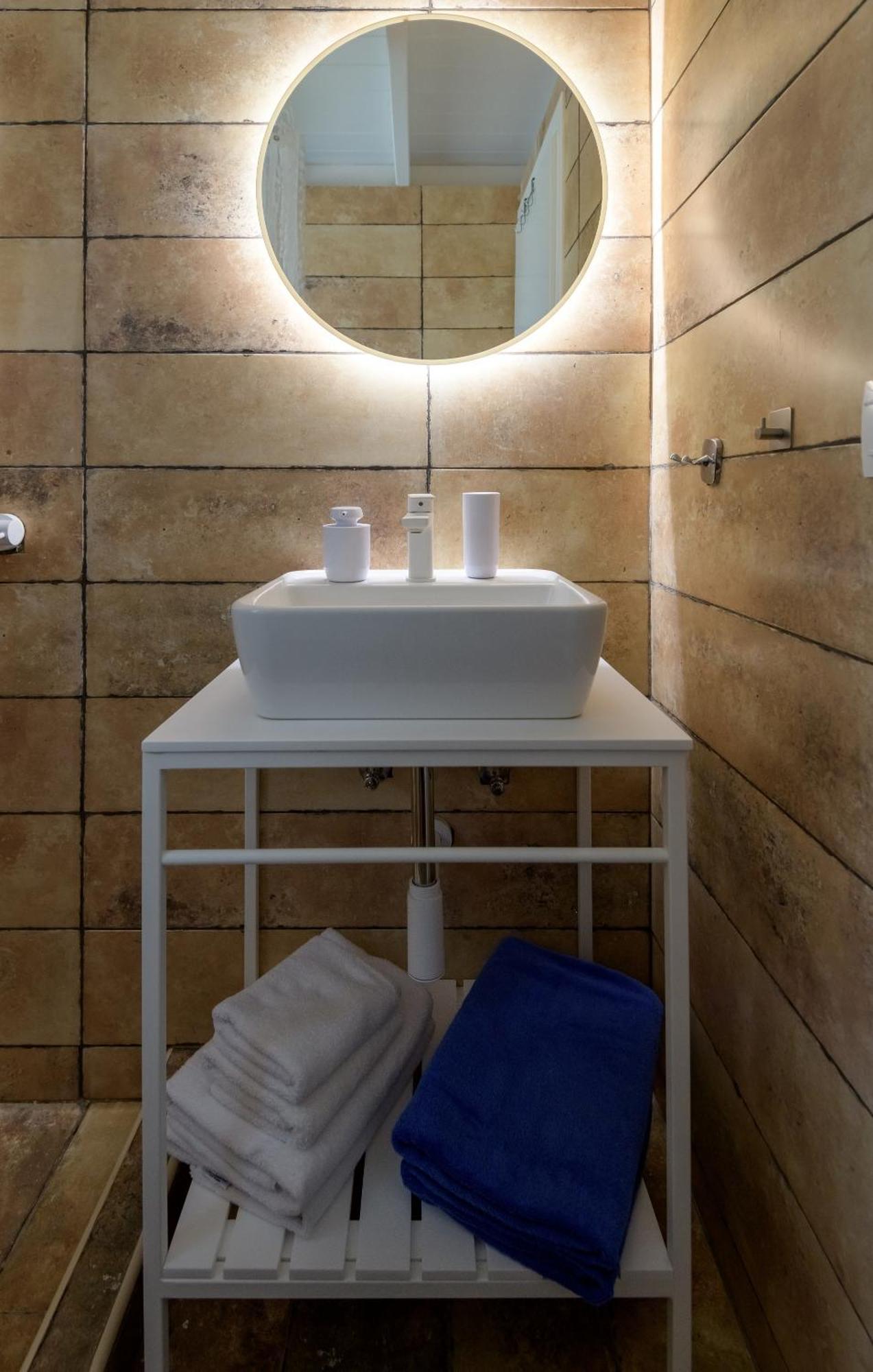 Asteria Pearl Villa 2 With Rooftop Jacuzzi Tigkaki  Bagian luar foto