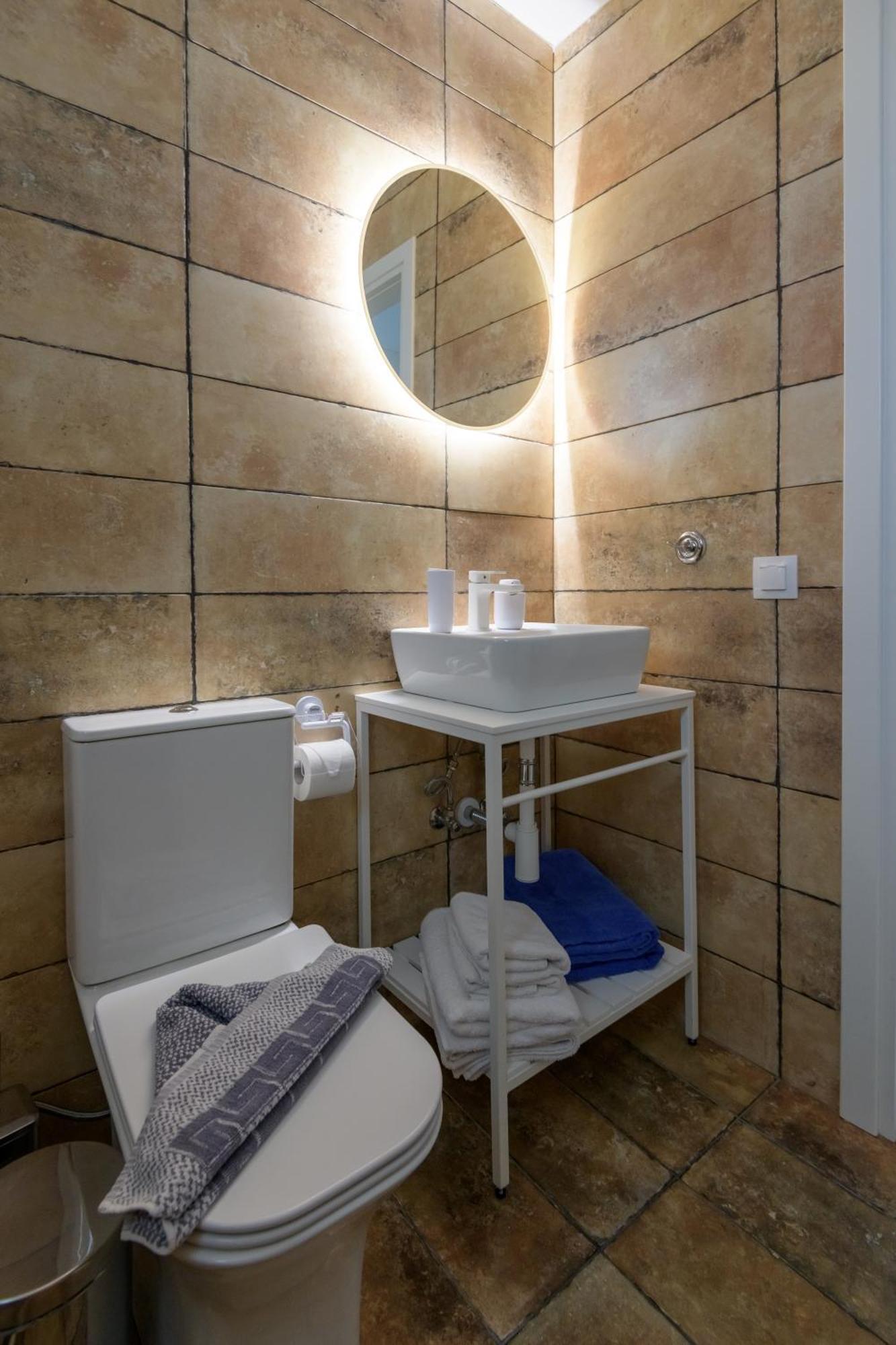Asteria Pearl Villa 2 With Rooftop Jacuzzi Tigkaki  Bagian luar foto