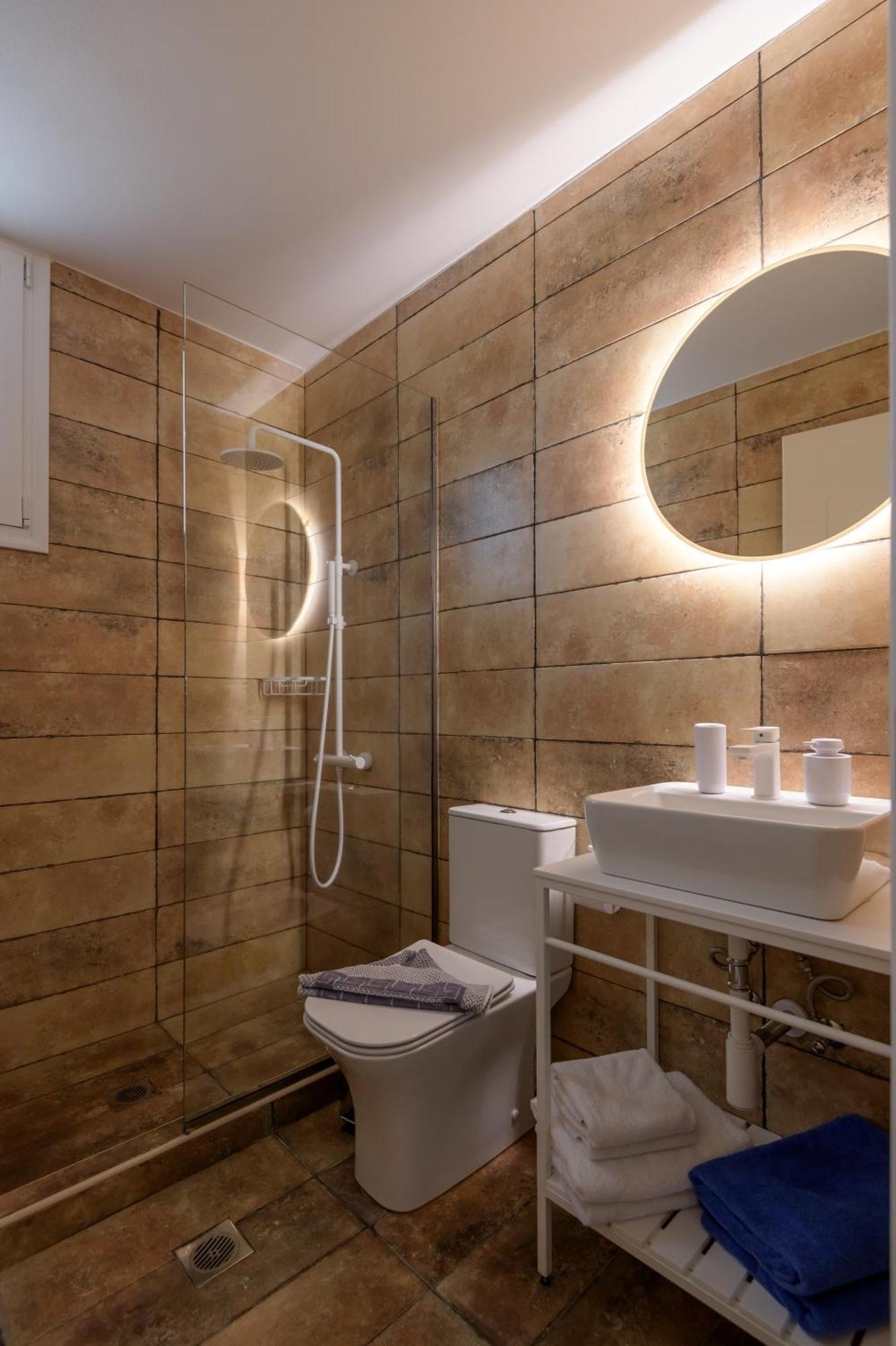Asteria Pearl Villa 2 With Rooftop Jacuzzi Tigkaki  Bagian luar foto