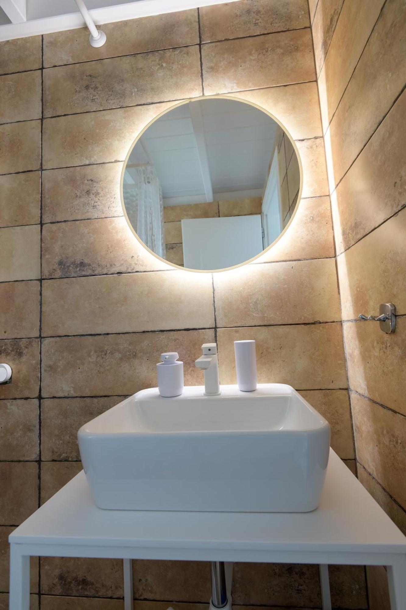 Asteria Pearl Villa 2 With Rooftop Jacuzzi Tigkaki  Bagian luar foto