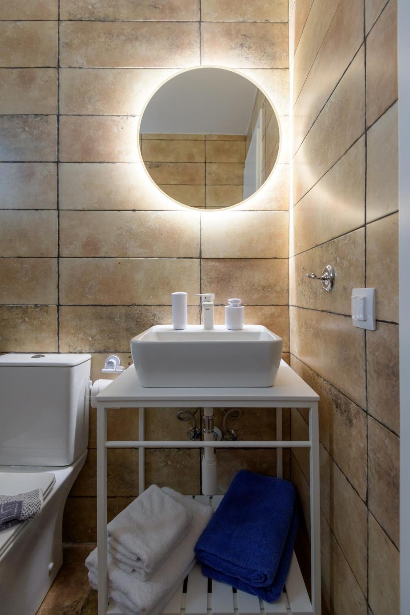 Asteria Pearl Villa 2 With Rooftop Jacuzzi Tigkaki  Bagian luar foto